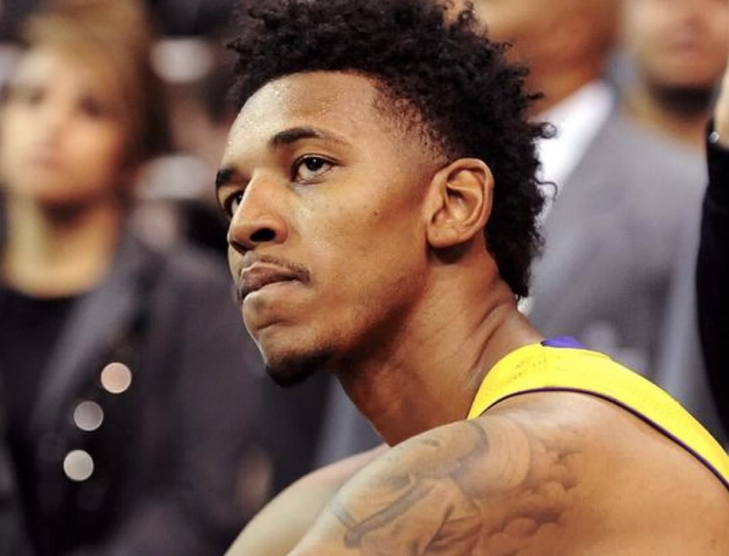 不论牌看起 不论牌看起